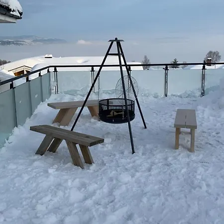 Spacious Family With Great View Of Mjosa Gjovik