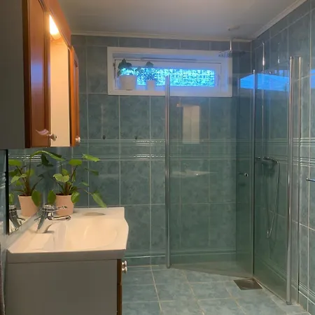 Villa Spacious Family With Great View Of Mjosa *