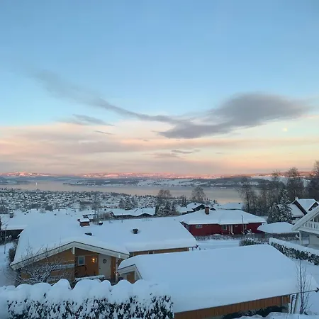 Villa Spacious Family With Great View Of Mjosa
